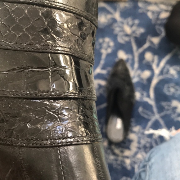 Black leather and suede slip on heels - Picture 3 of 3